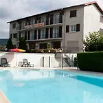 Hotel Le Val Du Cantal *