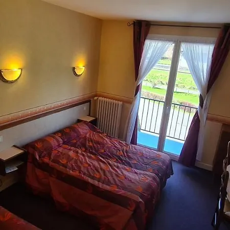 Le Val Du Cantal Hotel *
