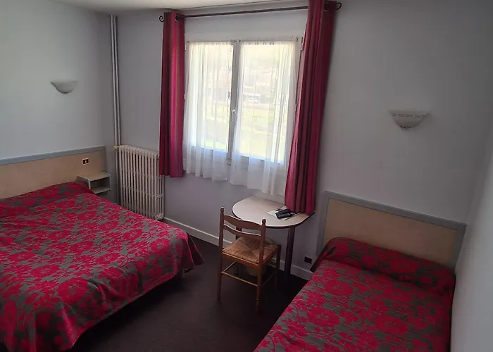 Hotell Le Val Du Cantal